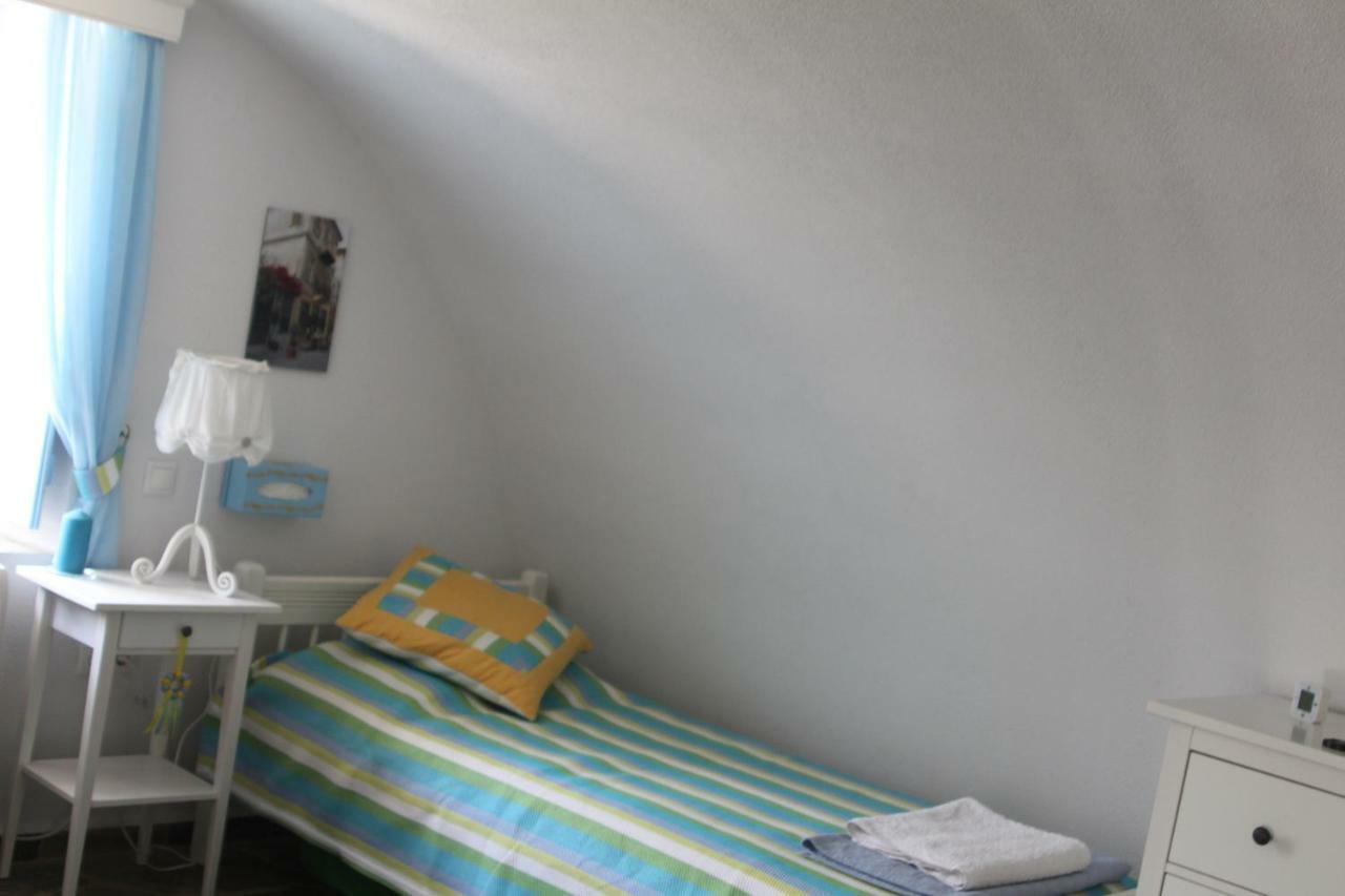 The Studio, 利昂尼迪翁 外观 照片